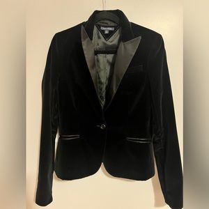 Tommy Hilfiger sued style blazer